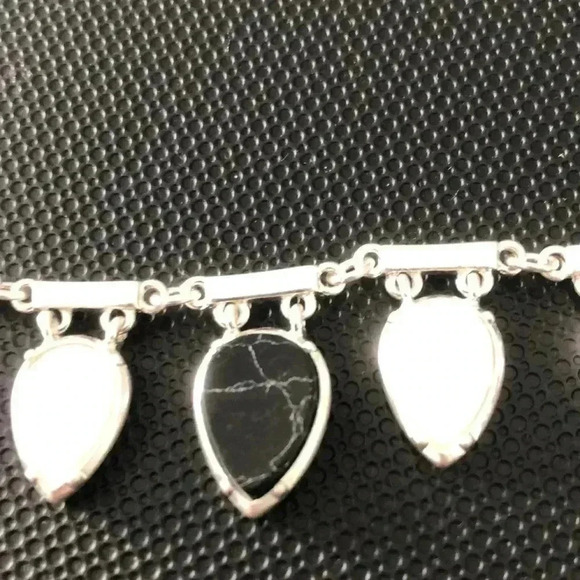 Chaps Choker Necklacec silvertone w/white & black marbleized teardrop stones - Picture 2 of 5